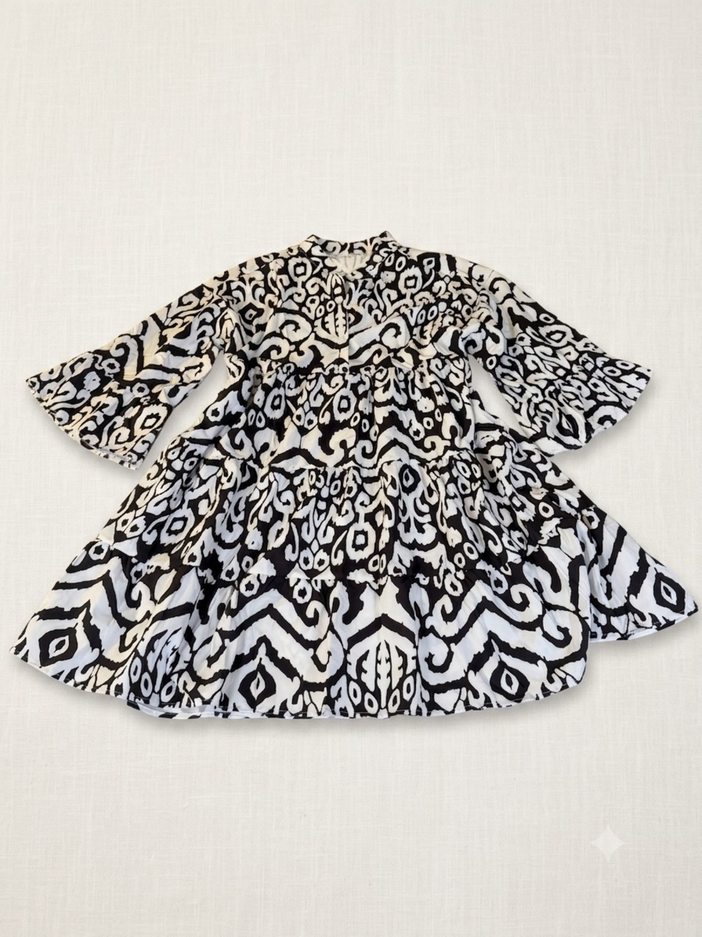 Boutique Black & White Ikat Print Tiered Mini Dress Bell Sleeve 2XL - Picture 2 of 9